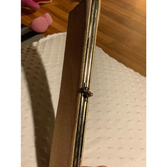 Vintage sleek gold clutch snap closure - Picture 8 of 10